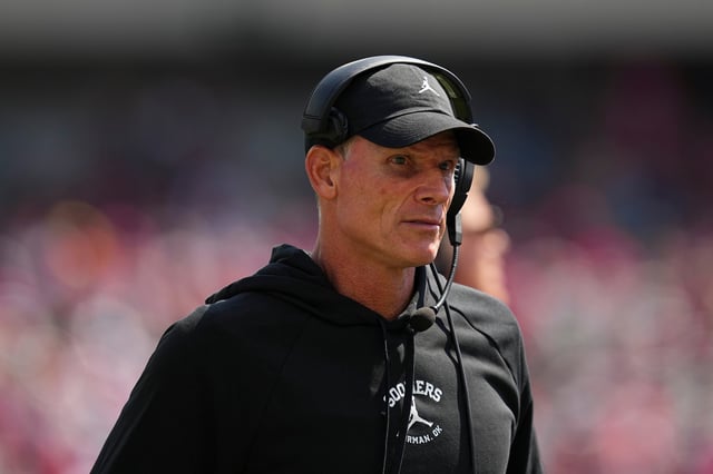 PHILADELPHIA, PENNSYLVANIA - SEPTEMBER 13: Head coach Brent Venables of the Oklahoma Sooners looks on against the Temple Owls at Lincoln Financial Field on September 13, 2025 in Philadelphia, Pennsylvania. The Oklahoma Sooners defeated the Temple Owls 42-3. (Photo by Mitchell Leff/Getty Images)