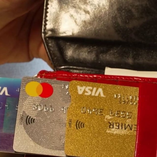 Banques : frais de compte, cartes et assurances… un vrai poids pour le portefeuille