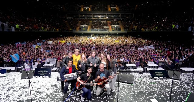 El Presidente de Argentina, Javier Milei, realizó un concierto durante la presentación de su libro y a semanas de las elecciones legislativas. Foto: X @JMilei
