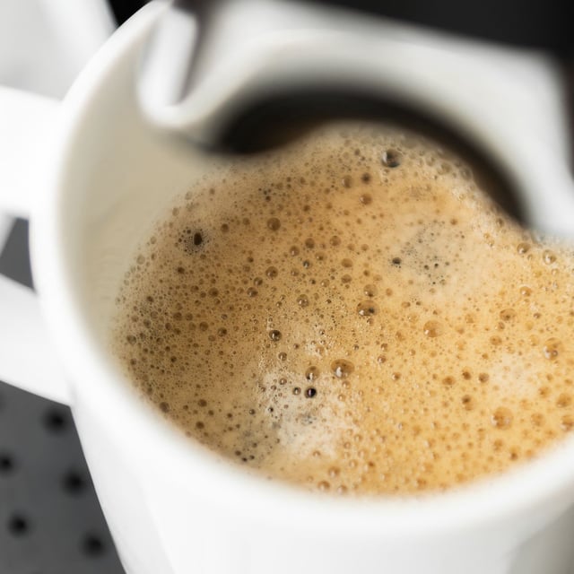 Le café fait partie de ces produits, comme le sucre, le chocolat ou l'huile d'olive, qui ont connu des envolées spectaculaires de prix depuis trois ans.