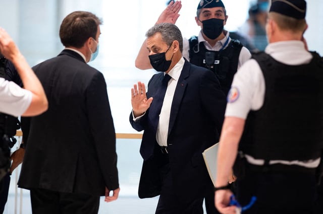 En septembre 2021, Nicolas Sarkozy est condamné à un an de prison pour financement illégal de campagne dans l'affaire Bygmalion. 