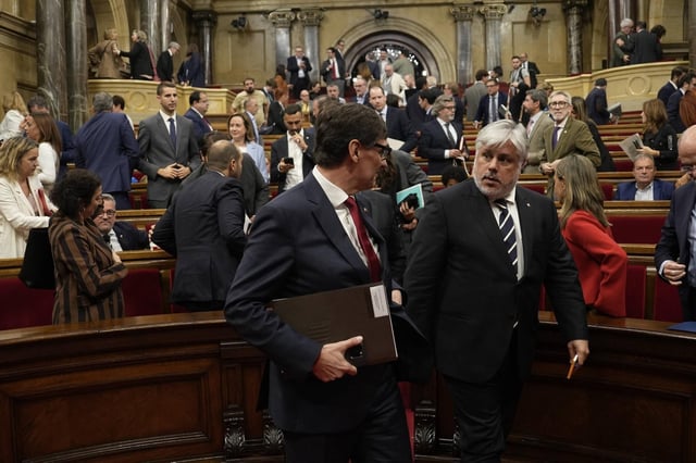 El president Illa y el líder de Junts en el Parlament, Albert Batet.