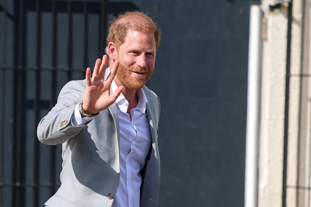 Britain's Prince Harry waves as he departs after his visit to the Community Recording Studio (CRS), a grassroots institution providing opportunities for young people, in Nottingham, Britain, September 9, 2025. REUTERS/Phil Noble