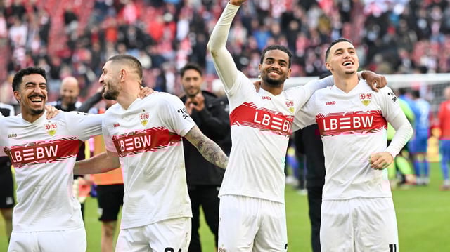 Der VfB Stuttgart bejubelt den Heimsieg gegen den 1. FC Heidenheim
