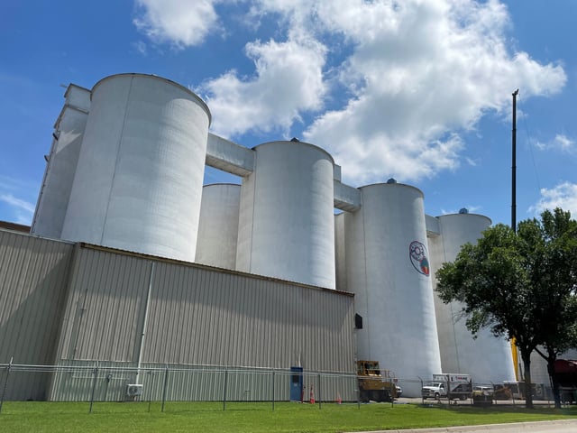 American Crystal Sugar sugar beet processing plant stands in Moorhead, Minnesota, U.S., July 25, 2025. REUTERS/Karl Plume/File Photo