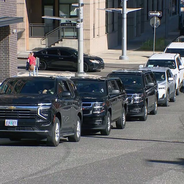 The motorcade carrying U.S. Department of Homeland Security Secretary Kristi Noem leaves the ICE facility in South Portland, Oregon on Tuesday, Oct. 7, 2025. During her visit to Portland, Noem met with Oregon Gov. Tina Kotek and toured the ICE facility that has been the center of protests. (KATU)