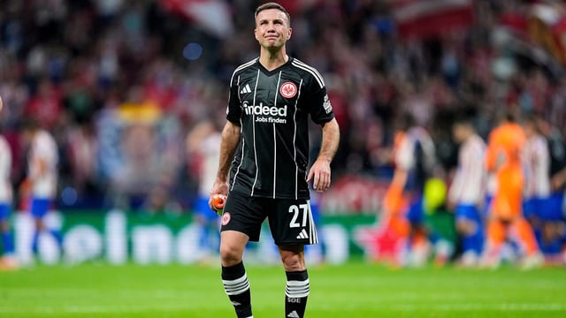 Verlängert Mario Götze bei Eintracht Frankfurt? Er müsste auf Gehalt verzichten.