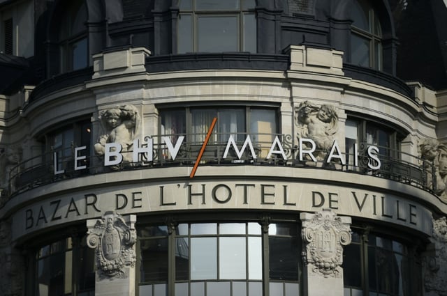 La Banque des territoires a annoncé mercredi avoir mis fin aux négociations entamées pour le rachat des murs du BHV avec son exploitant la Société des grands magasins (SGM), invoquant "une rupture de confiance" liée à l'annonce de l'implantation prochaine de la marque asiatique Shein au BHV.