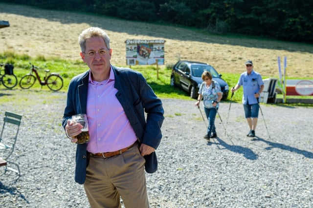 Der frühere Verfassungsschutzchef Hans-Georg Maaßen hat seine Rechtsaußen-Partei Werteunion für gescheitert erklärt und seinen Austritt angekündigt.