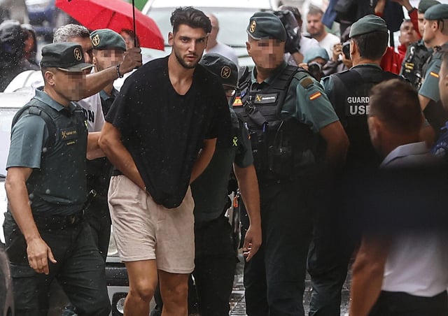 El futbolista Rafa Mir.