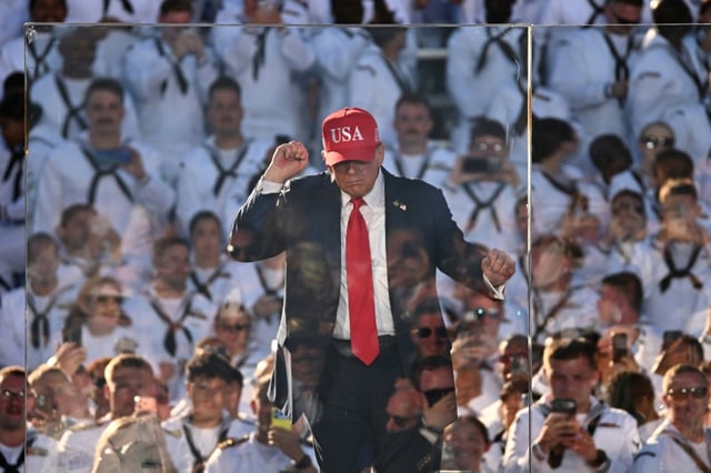 Le président américain Donald Trump lors de la célébration du 250e anniversaire de la marine américaine, à la base navale de Norfolk, en Virginie, le 5 octobre 2025