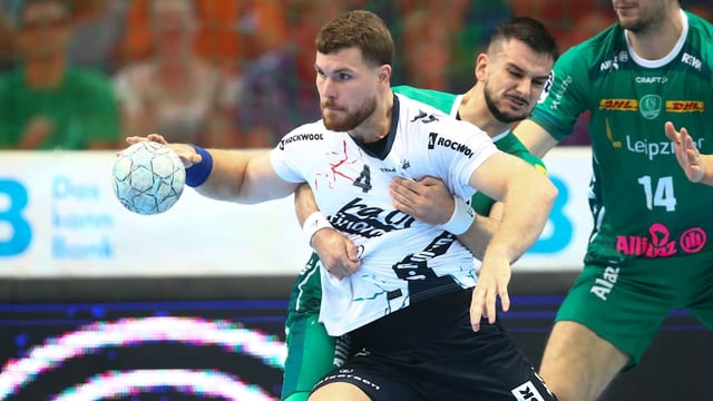 Flensburg und Kiel kämpfen im ausverkauften Derby um die Tabellenspitze der Bundesliga.