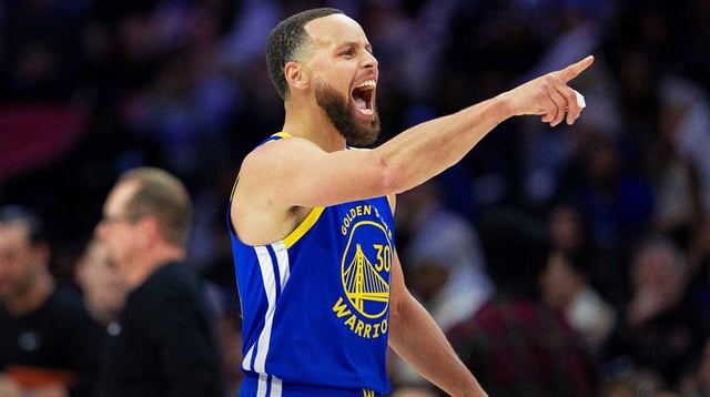 Mar 1, 2025; Philadelphia, Pennsylvania, USA; Golden State Warriors guard Stephen Curry (30) reacts after his dunk against the Philadelphia 76ers during the fourth quarter at Wells Fargo Center. Mandatory Credit: Bill Streicher-Imagn Images