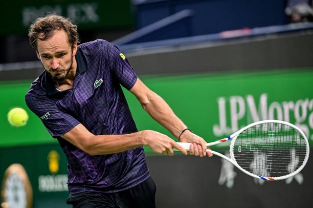 Russia's Daniil Medvedev beat the United States's Learner Tien in a nail-biter