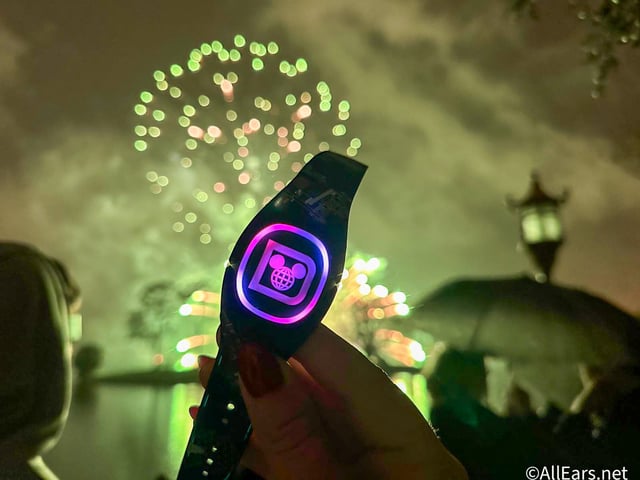 MagicBand+ interacting with Luminous at EPCOT