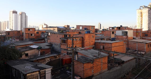 Todas as favelas do Brasil agora têm CEP, anuncia governo