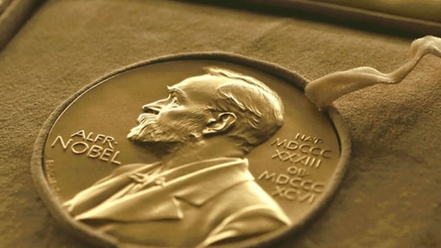 Quiénes son los dos argentinos que compiten por el Premio Nobel de Literatura.