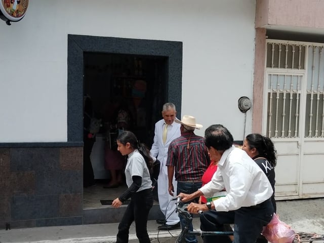 Don Nico repartía regalos en días especiales para los habitantes de Salvatierra, como el día del padre