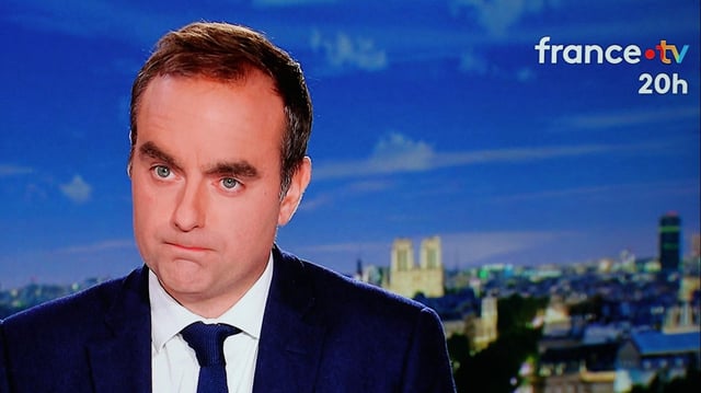 Frankreichs zurückgetretener Premier im Fernsehen