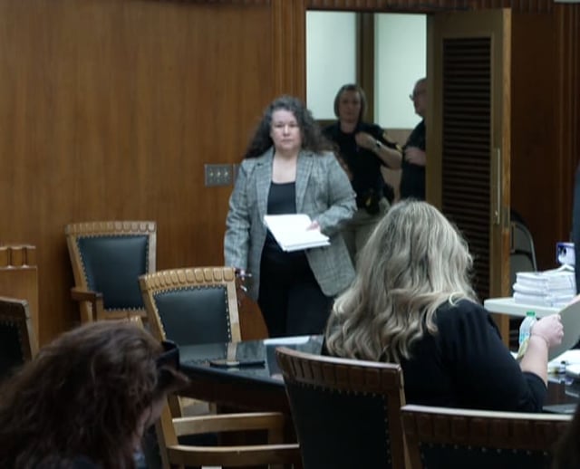 Sarah Hartsfield arrives in court on Oct. 8, 2025