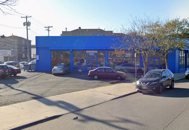 The parking lot of Laundry City Express in Far Rockaway Queens. (Google)