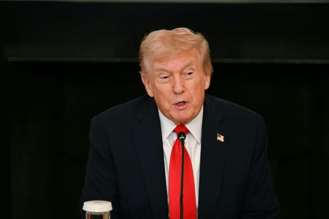 Vor dem Hintergrund der Gaza-Gespräche in Ägypten hat US-Präsident Trump angekündigt, er werde am Ende der Woche "möglicherweise" in den Nahen Osten reisen. "Wir werden sehen, aber die Chancen stehen gut", sagte er vor Journalisten in Washington.
