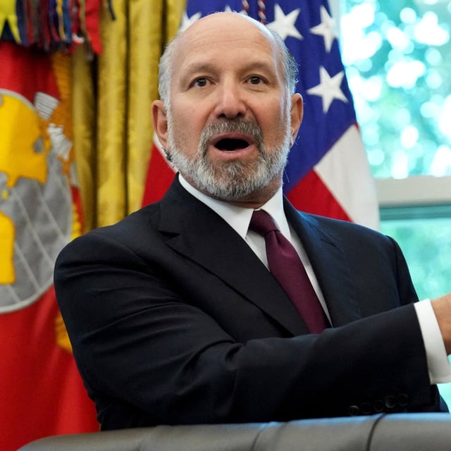 U.S. Secretary of Commerce Howard Lutnick gestures, as he speaks on the day U.S. President Donald Trump (not pictured) announces a deal with Pfizer to sell drugs at lower prices, in the Oval office of the White House in Washington, D.C., U.S., September 30, 2025. REUTERS/Ken Cedeno