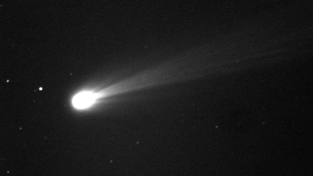 El cometa interestelar 3I/ATLAS, el tercer objeto conocido que proviene de fuera de la Vía Láctea, atraviesa actualmente el sistema solar/Foto: Canva