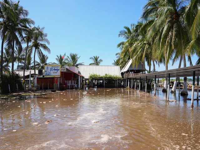Restaurants and flooded houses near the beach after rising waves inundate the area as Hurricane Priscilla strengthens near the port of San Blas, in Nayarit, Mexico, October 7, 2025. REUTERS/Christian Ruano