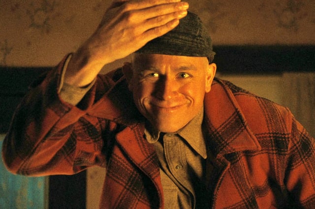 Montruos: La historia de Ed Gein, gira en torno a la vida del asesino en serie y profanador de tumbas estadounidense (Foto: Netflix)