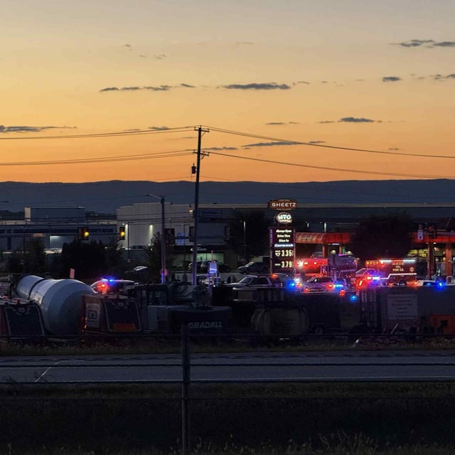 Scene of police incident on I-81 S in Franklin County (Courtesy: Kelly Eichelberger)