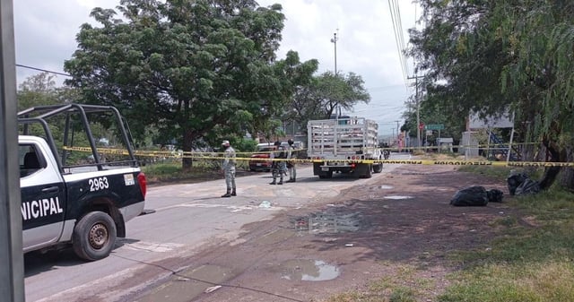 Dos personas murieron y una joven resultó gravemente herida tras un ataque armado registrado la noche del lunes en la zona conocida como Las Cabañas, cerca de Condumex, en este municipio. Foto: Captura de pantalla