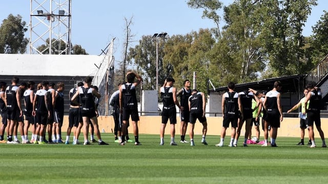 Gimnasia y Esgrima entrenó en el estadio Víctor Legrotaglie de cara a la gran final con Deportivo Madryn.