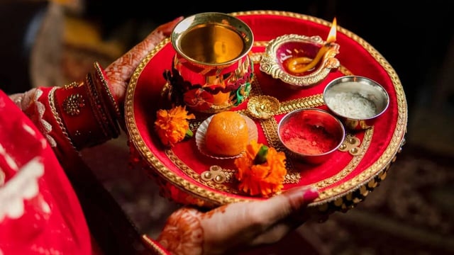 Karwa Chauth 2025: Sargi Shubh Muhurat And Important Rules To Follow. (Image: Canva)
