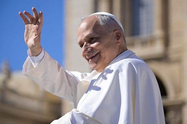 Le pape Léon XIV invite les fidèles à choisir entre Dieu et l’argent lors de l’audience prononcée le premier jour des Jubilés des migrants et des missionnaires, samedi 4 octobre 2025.