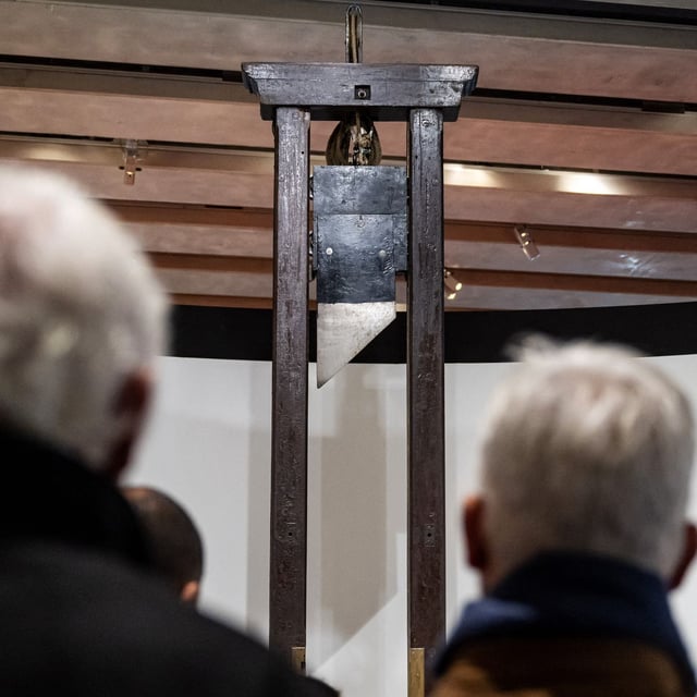 La guillotine exposée au Mucem à l'occasion de la panthéanisation de Robert Badinter.