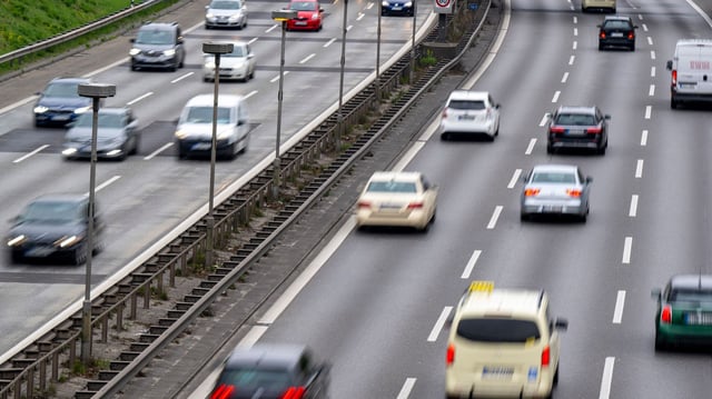 Vollsperrung auf der Berliner Stadtautobahn.