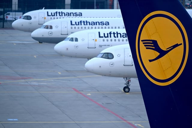Die Tarifkommission der Pilotengewerkschaft Vereinigung Cockpit (VC) führt am Donnerstagvormittag Gespräche mit der Lufthansa - es drohen Streiks bei der Kernmarke des Konzerns sowie bei der Frachttochter.