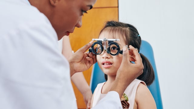 World Sight Day 2025: Why Childhood Myopia Is Becoming a Global Wake-Up Call (Credits: iStock)
