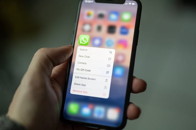 WhatsApp iOS update includes liquid glass design