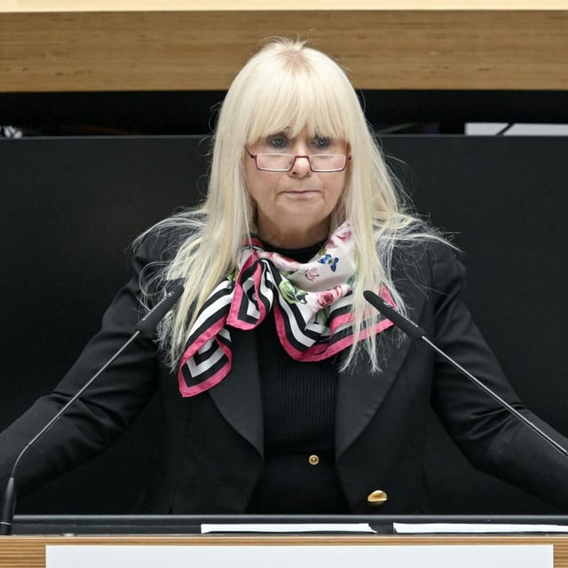 Iris Spranger (SPD), Senatorin für Inneres und Sport, hat einen Missbilligungsantrag überstanden.
