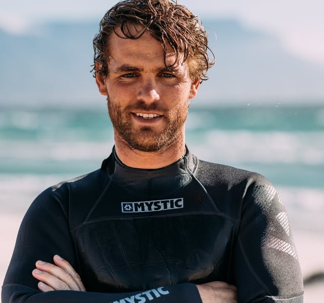 Kitesurf-Star Graham Howes starb nach einer Kollision mit einem Wal im Alter von 38 Jahren.