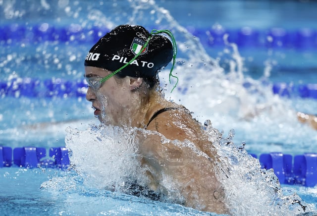 Paris 2024 Olympics - Swimming - Women's 100m Breaststroke Semifinal 1 - Paris La Defense Arena, Nanterre, France - July 28, 2024.  Benedetta Pilato of Italy in action. REUTERS/Clodagh Kilcoyne