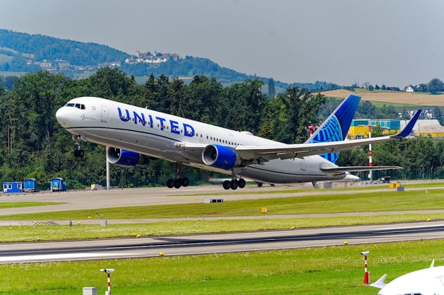 A United Boeing 767-300 aircraft (Photo: Shutterstock | Michael Derrer Fuchs)