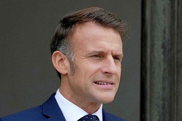 Dans la Constitution, rien ne fixe le délai maximal pour que le président de la République nomme un Premier ministre.
