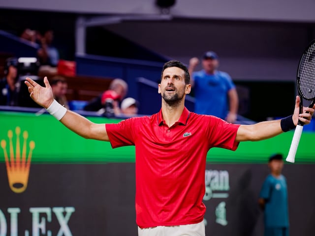 Novak Djokovic no se detiene y sigue rompiendo récords, ahora en Shangái. Foto: EFE / EPA / ALEX PLAVEVSKI.