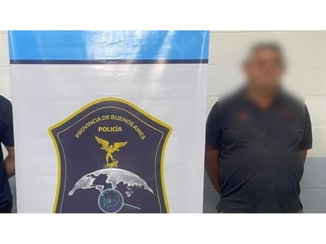 Este es uno de los sospechosos que resultó aprehendido por los investigadores policiales.