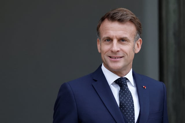 French President Emmanuel Macron waits for the arrival of a guest at the Elysee Palace in Paris, France, October 8, 2025. REUTERS/Benoit Tessier