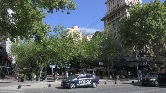 Milei hará una caminata en la peatonal Sarmiento.
