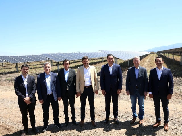 Ignacio Torres, Martín Llaryora, Carlos Sadir, Maximiliano Pullaro, Gustavo Valdés, Juan Schiaretti y Juan Pablo Valdés, este jueves en Jujuy.